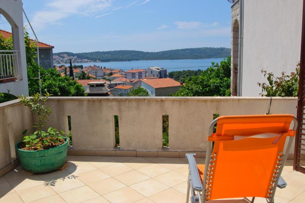 Hella Apartments Trogir Exterior photo
